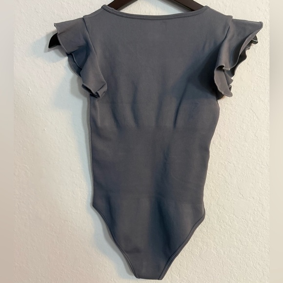 OQQ Gray Ruffled Flutter Sleeve Ribbed Bodysuit - Picture 7 of 7